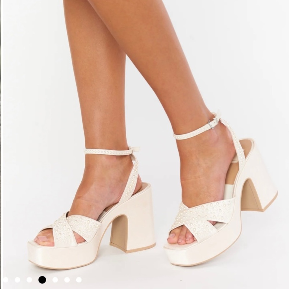 Dolce Vita Wessi Pearl Platform Heels 8.5 NWT